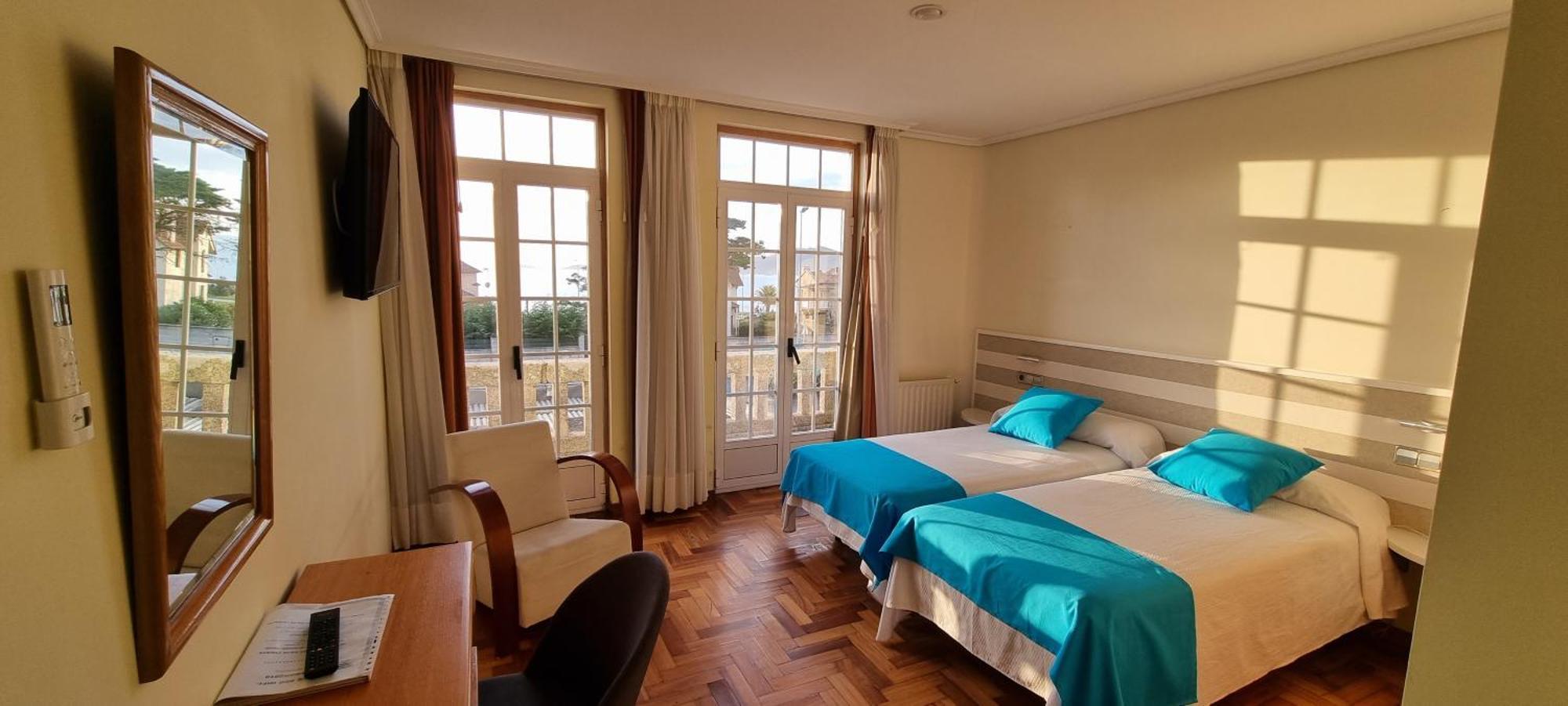 Hotel Miramar Nigran Bagian luar foto
